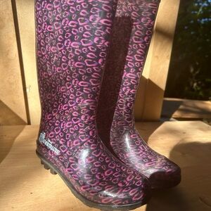 Disney Descendants  girls sizes 12 rubber boots.